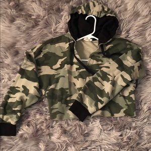 Crop camo hoodie